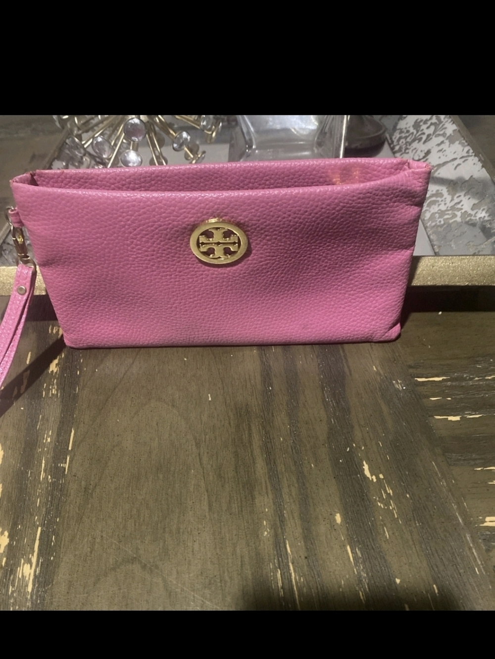 Authentic Pebble Leather Tory Burch Pink Wristlet Clutch with Gold Logo